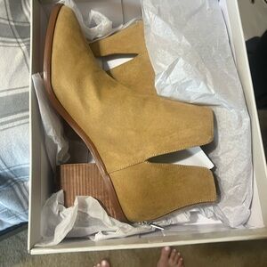 Beautiful booties sz 13